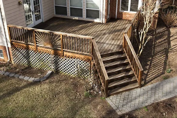 Why Hiring Fence And Deck Contractors Saves Time And Money