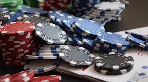 Live Casino vs. Traditional Casino: Which Gives Better Odds?