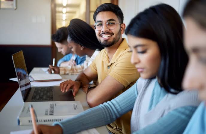 Top Data Science Institutes in Bengaluru Compared: Upskilling, Placements & Classroom Training
