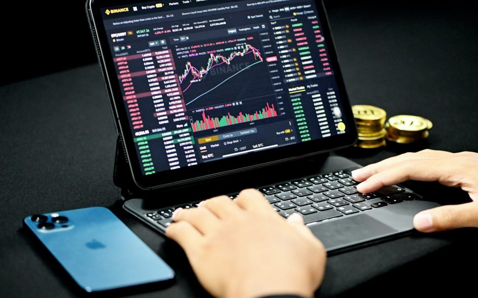 Key Factors to Consider Before Choosing a Broker and Trading Platform